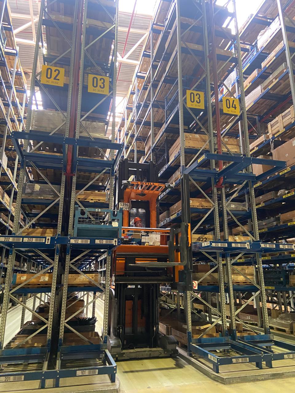 Inventory operations context — scenario “Inventory Overstock Detection Agent” runs as a detached NeuralOps agent.